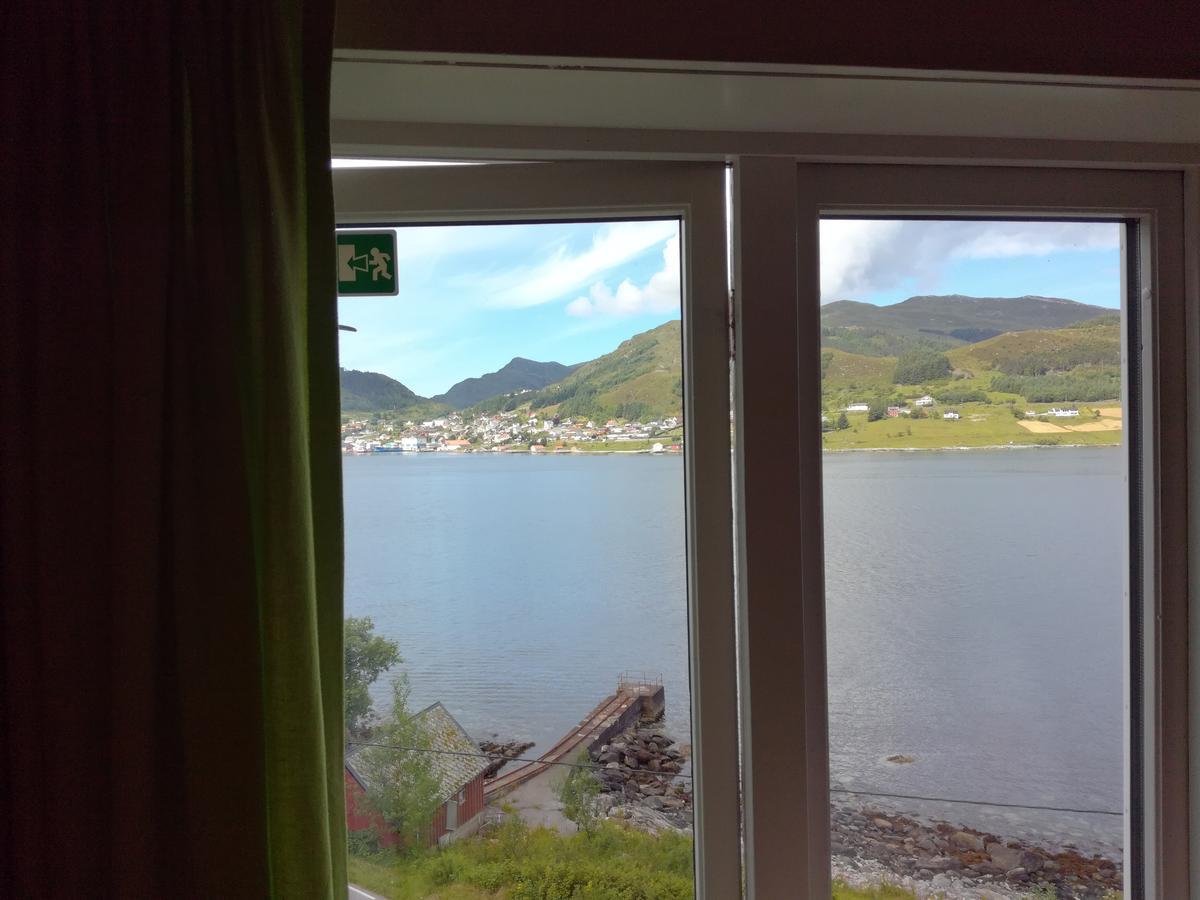 Ulvesund Fyr Bed & Breakfast Raudeberg Exterior photo