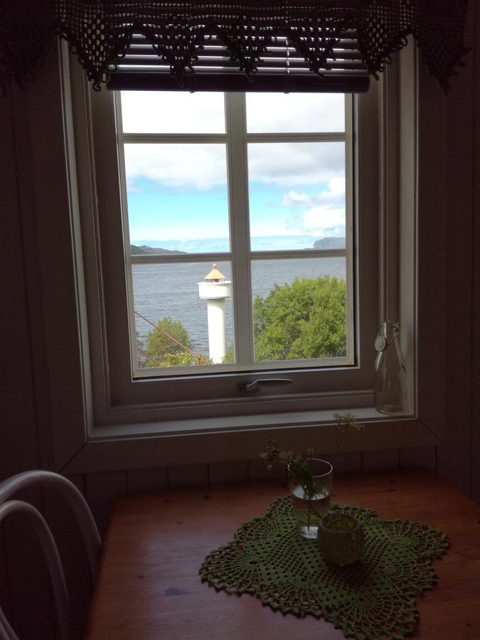 Ulvesund Fyr Bed & Breakfast Raudeberg Exterior photo